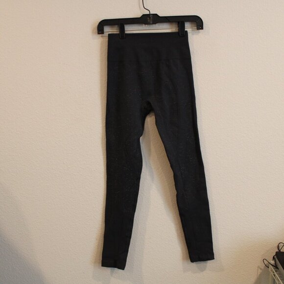 Lululemon gray speckled leggings fit Iike a size small 10 inch waist laid flat - Picture 6 of 6